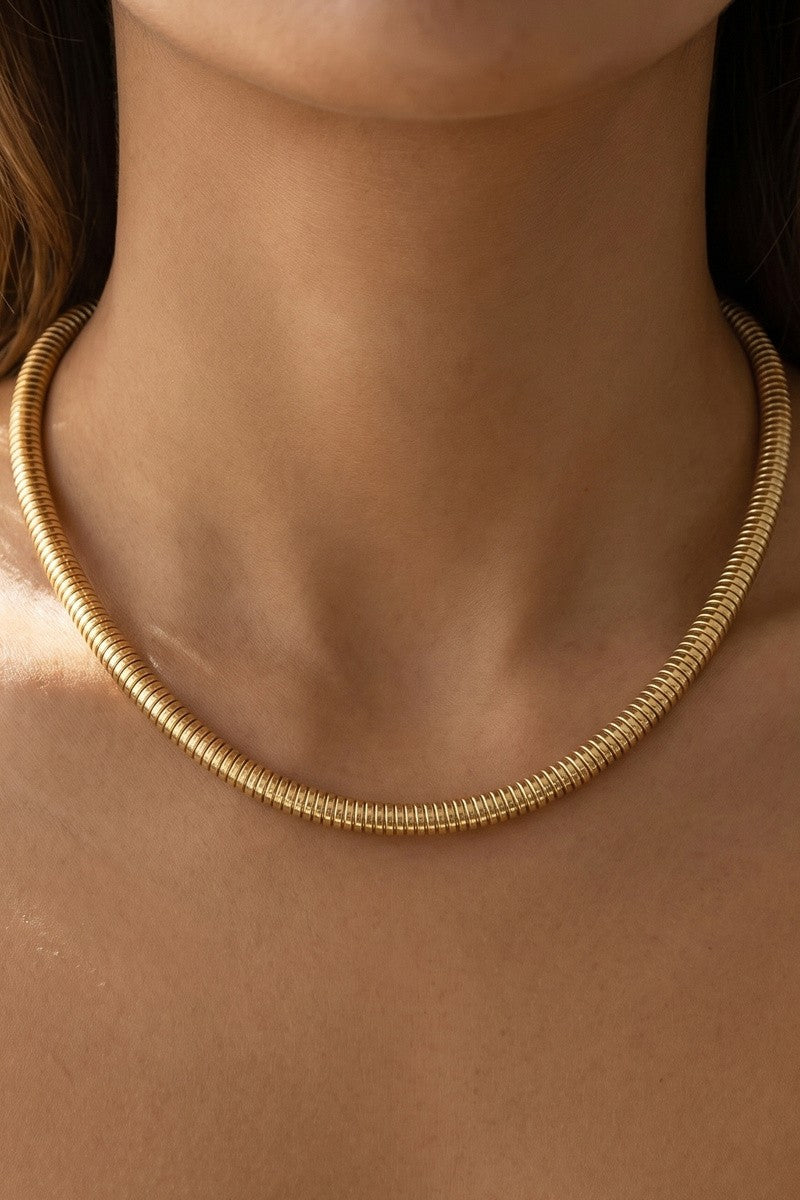 Ribbed Omega Tube Collar Necklace