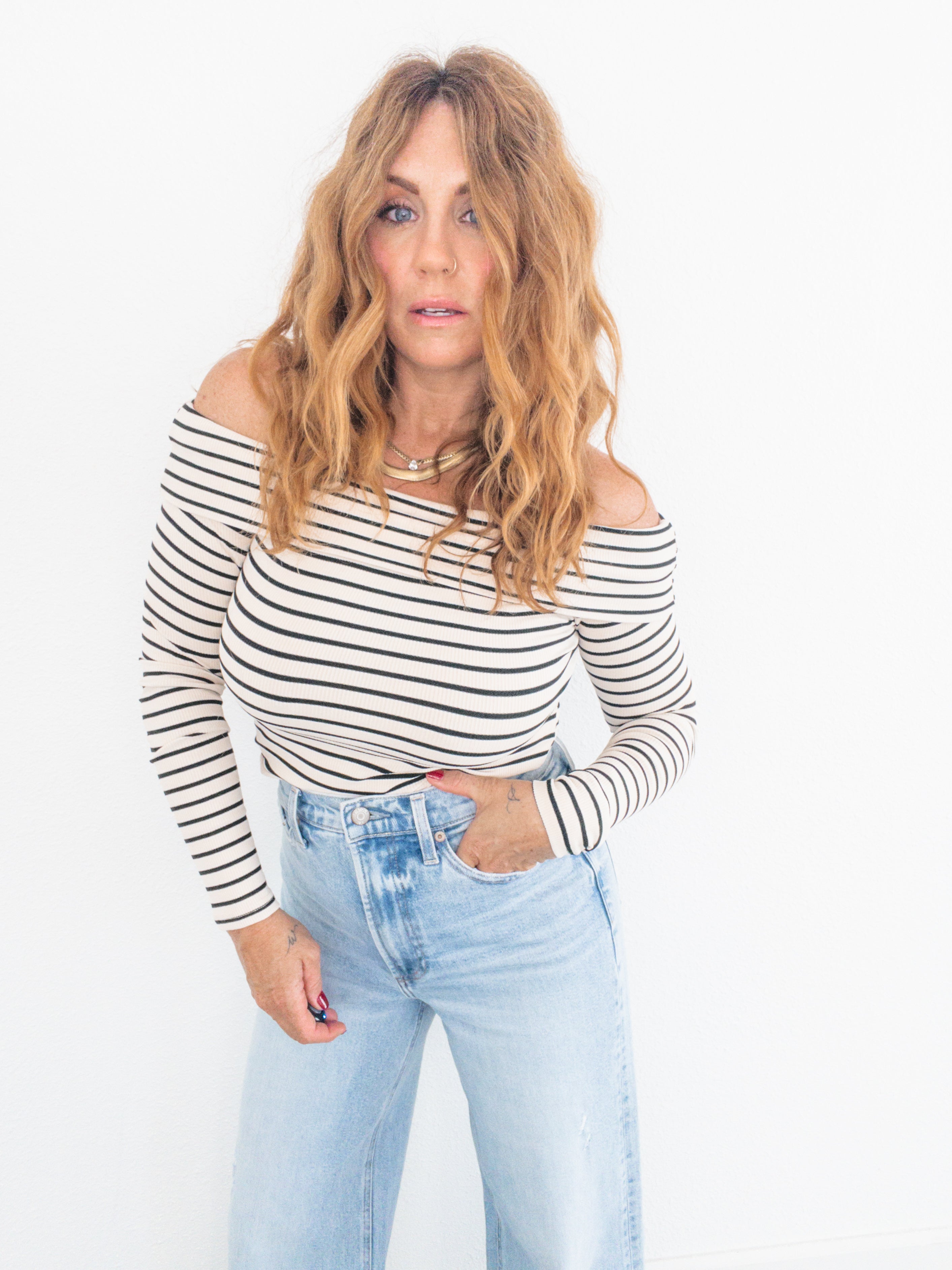 Je Taime Off Shoulder Top