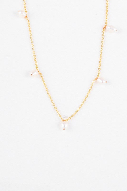 Drop of Pearls Necklace