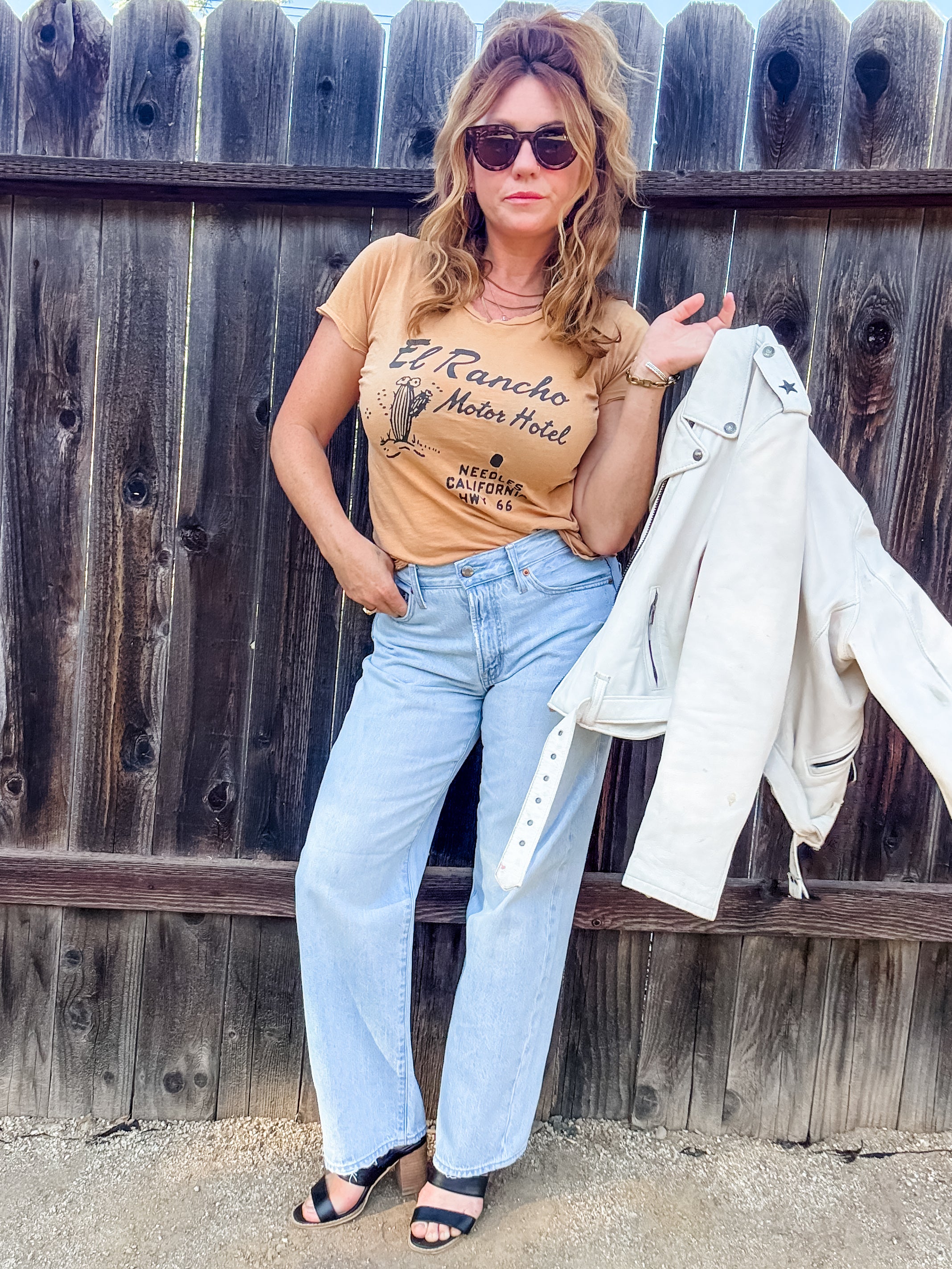 Pistola Lexi Mid Rise Bowed Straight